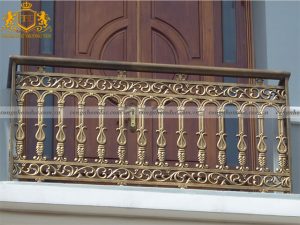 Ban công nhôm đúc có đắt không?