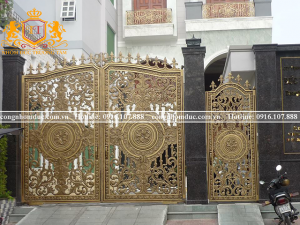 Sự độc đáo trong thiết kế giúp không gian mặt tiền của ngôi nhà trở nên ấn tượng hơn.