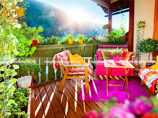 5. Những gam màu có sắc thái rực rỡ, sáng sửa có thể sẽ ảnh hưởng trực tiếp đến tâm trạng của mỗi người. Chính vì thế, nếu như bạn có thói quen uống cafe sáng nơi ban công nhỏ, vậy hãy trang trí không gian này với những gam màu sáng, nó sẽ khiến tâm trạng của bạn luôn được tràn ngập niềm vui.