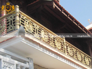 Đây là thiết kế lan can vô cùng độc đáo, nó thể hiện vẻ đẹp cổ điển, sang trọng.