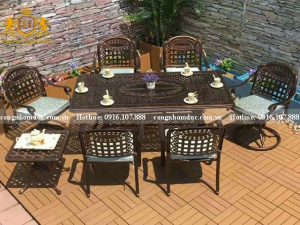 Với bộ bàn ghế nhôm đúc ngoài trời, bạn có thể tùy ý lựa chọn màu sắc mình yêu thích để phù hợp với tổng thể không gian.