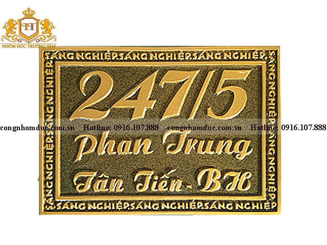 Mẫu biển số nhà đẹp bằng chất liêu hợp kim nhôm được thiết kế tinh tế, chạm khắc tỉ mỉ mang đến vẻ đẹp hoàn hảo cho ngôi nhà.