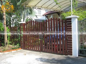 Mẫu cổng gỗ đơn giản, tinh tế mang đến vẻ đẹp sang trọng cho công trình