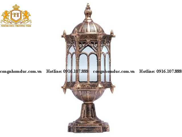 Khá độc đáo đúng không ạ? Bạn có thể lựa chọn mẫu hộp đèn này với bộ cổng mang phong cách cổ điển.