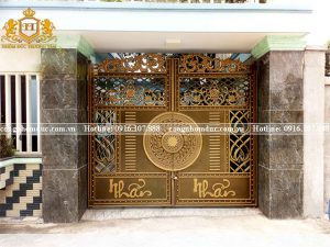 Cổng nhôm đúc CN-44 đẹp, tinh tế